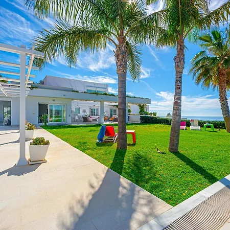 Deja Blue Villa *